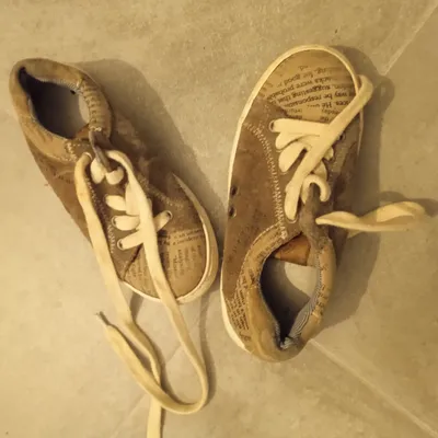 baskets en très bon  cuir et nubuk à motif  miglio